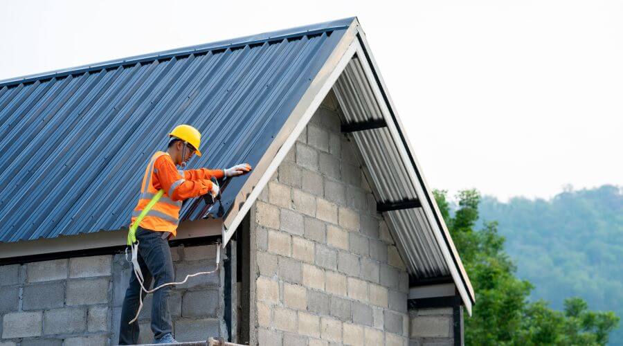Professional gutter cleaning in Elizabeth City, NC